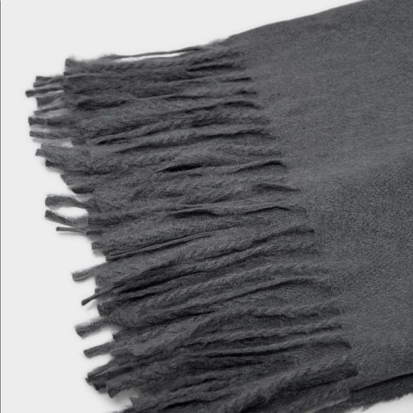 ZARA SOFT FEEL FRINGED GRAY SCARF BRAND NEW WITH TAGS BLOGGERS FAV COZY WARM - Picture 5 of 5